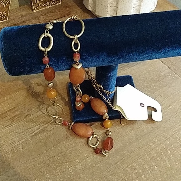 NWT Gold Tone Embellished Stament Beaded  Necklace - Picture 10 of 17